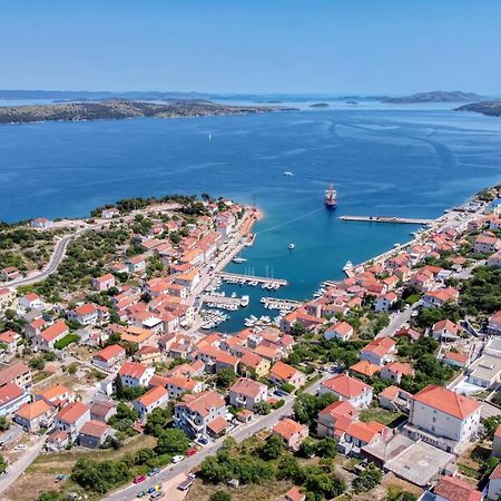Apartments By The Sea Sali, Dugi Otok - 8121 ภายนอก รูปภาพ