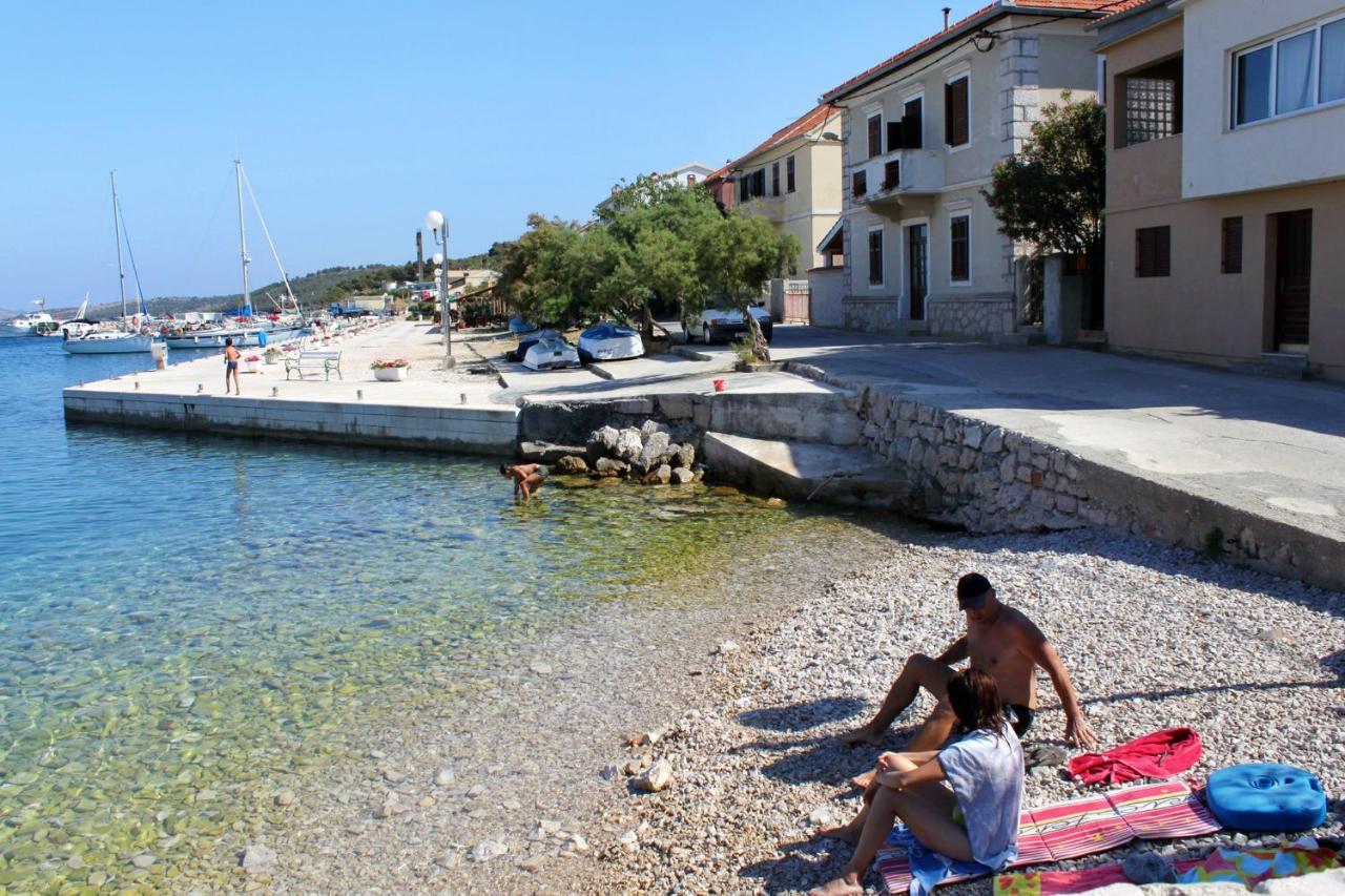 Apartments By The Sea Sali, Dugi Otok - 8121 ภายนอก รูปภาพ