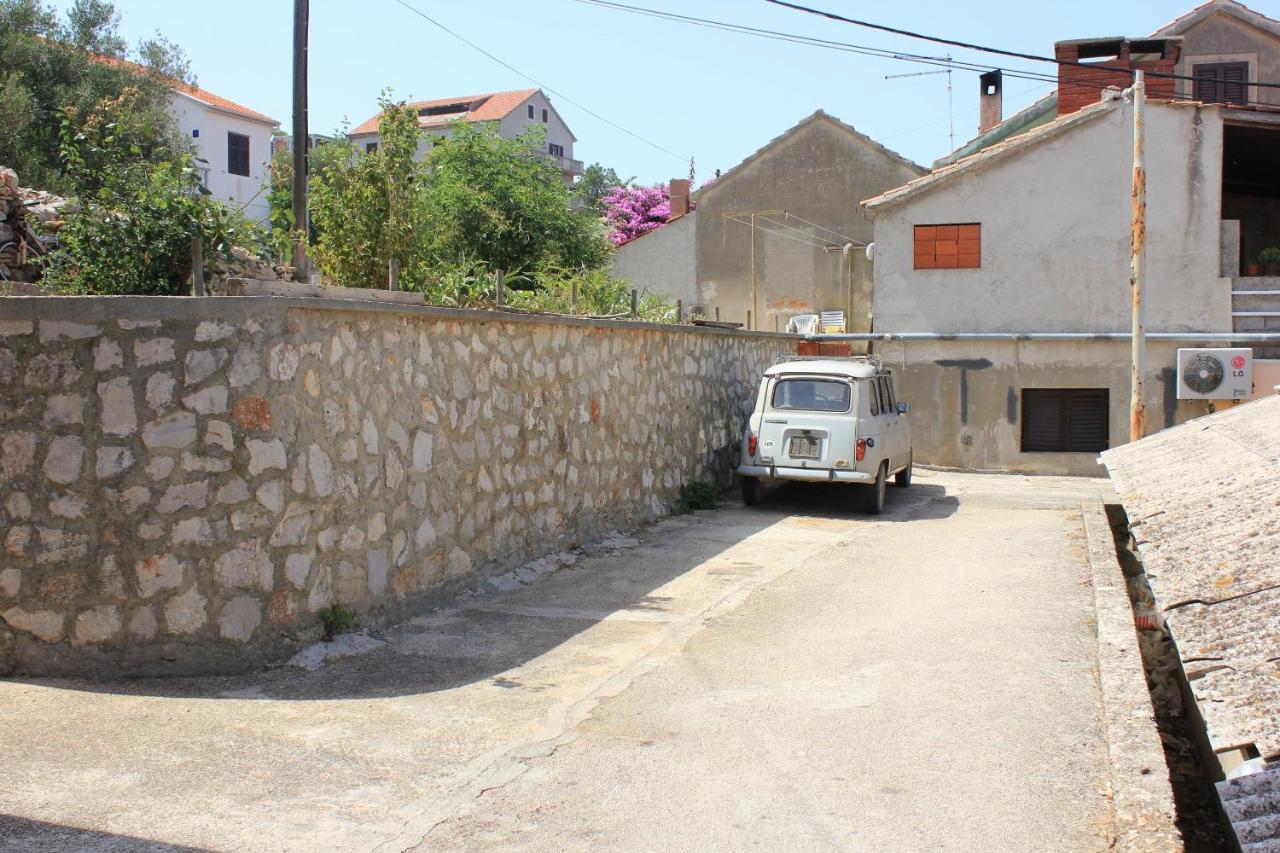 Apartments By The Sea Sali, Dugi Otok - 8121 ภายนอก รูปภาพ