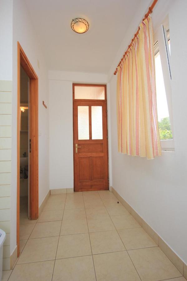 Apartments By The Sea Sali, Dugi Otok - 8121 ภายนอก รูปภาพ
