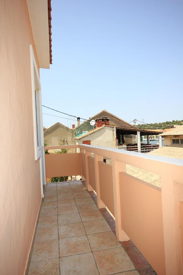 Apartments By The Sea Sali, Dugi Otok - 8121 ภายนอก รูปภาพ